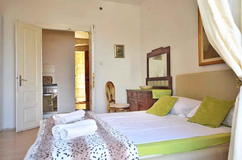 Apartment Pere S Mora Mimice Habitación foto
